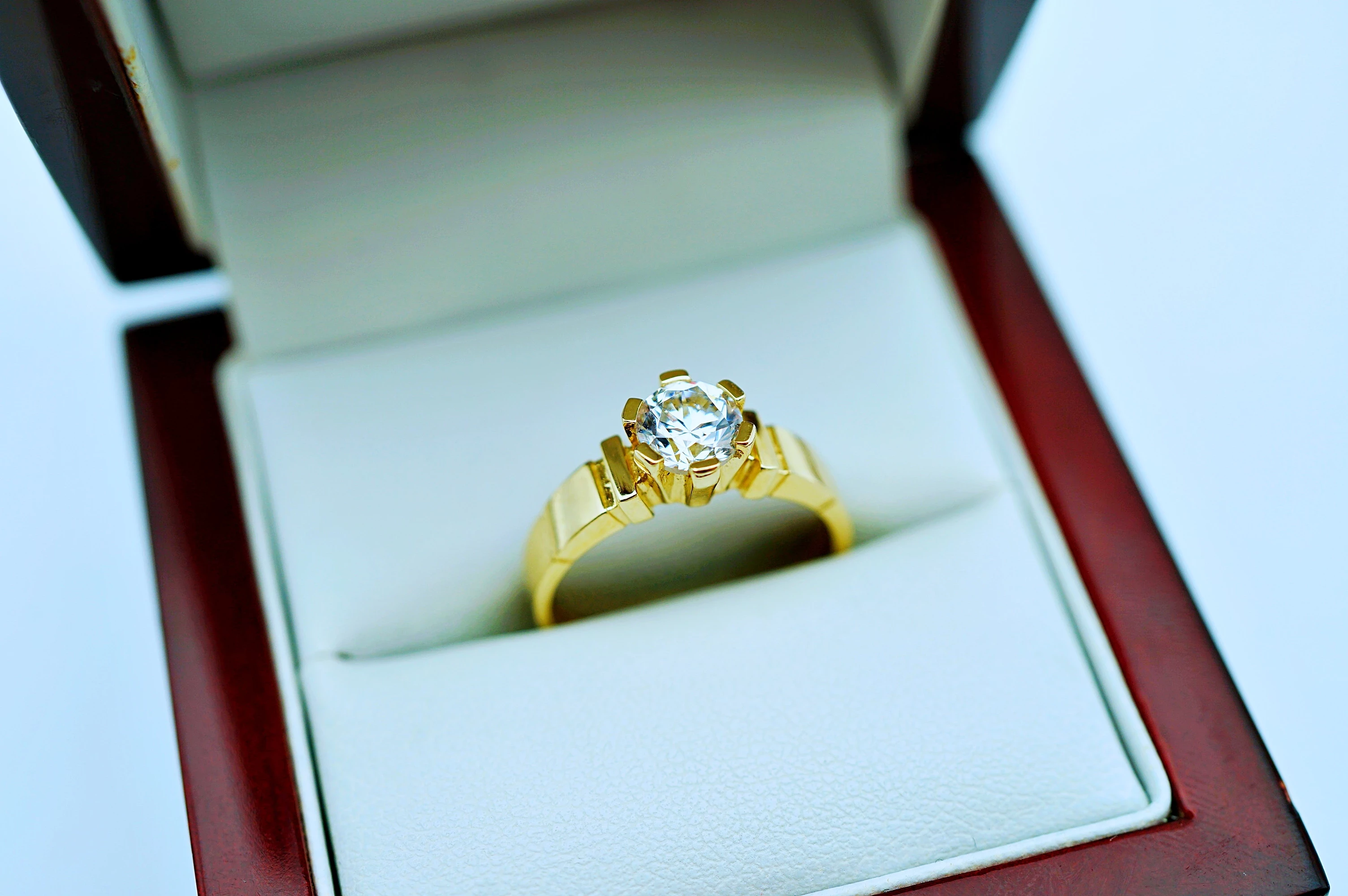 sliczny-zloty-pierscionek-z-cyrkonia-r15-p58514k-stan-11323-2