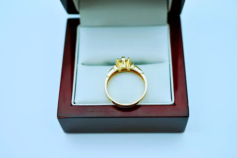 sliczny-zloty-pierscionek-z-cyrkonia-r15-p58514k-rozmiarsrednica-wew-mm-372-15