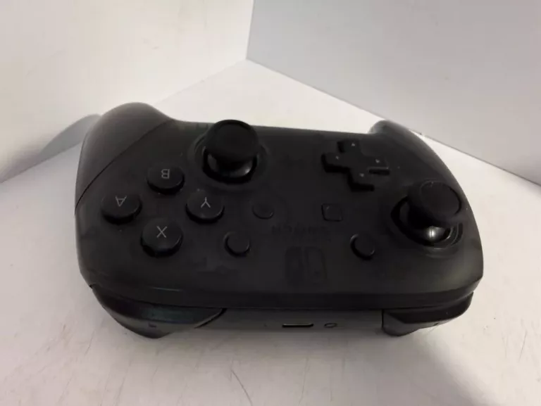kontroler-nintendo-switch-pro-contoller-hac-013-pad-sposob-podlaczenia-210654-2