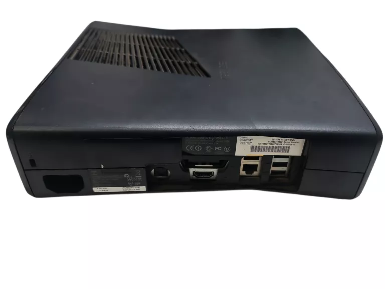 konsola-xbox-360-slim-1tb-2-pady-okablowanie-liczba-kontrolerow-w-zestawie-205994-225550