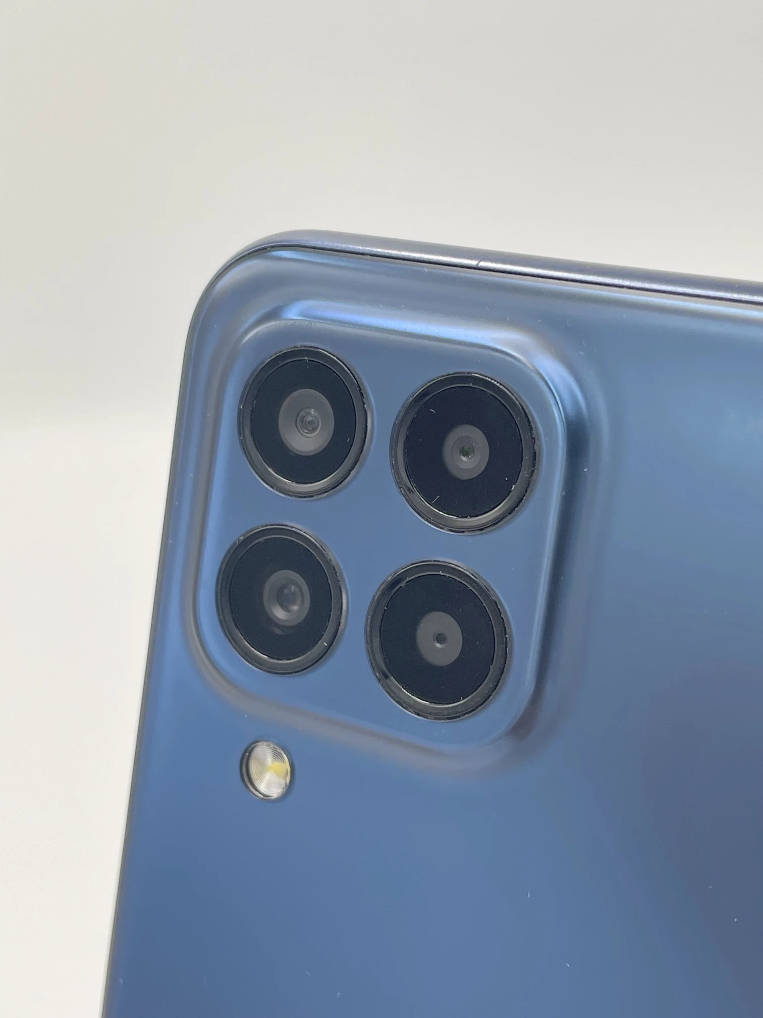 telefon-samsung-galaxy-m33-5g-6128gb-kod-producenta-sm-m336bzbgeue