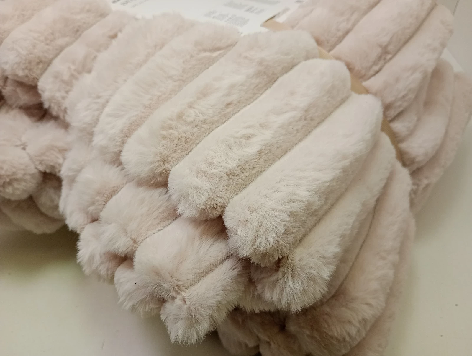 narzuta-sinsay-kremowa-160x-200-dlugosc-20000