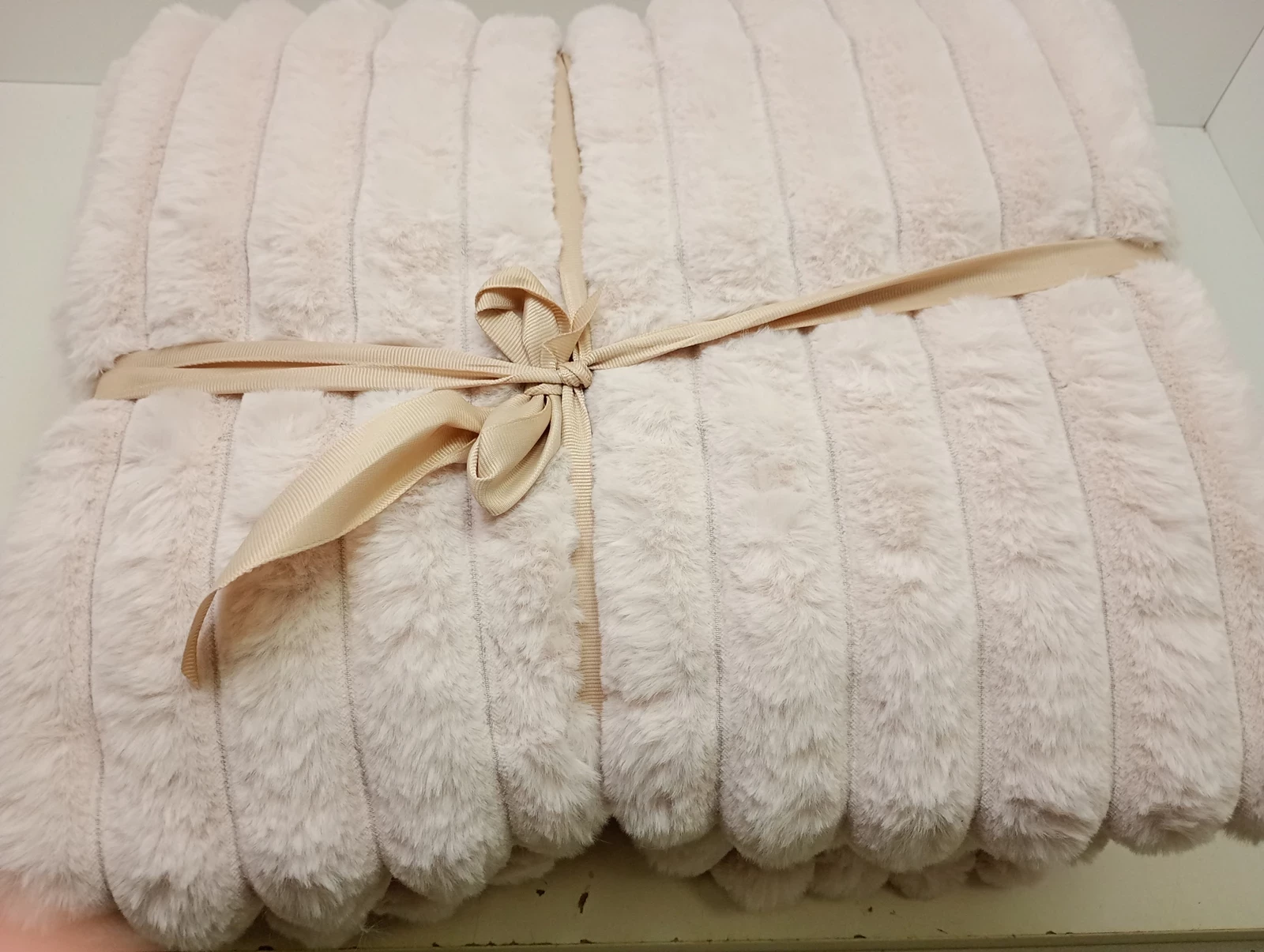 narzuta-sinsay-kremowa-160x-200-rodzaj-248156-862076