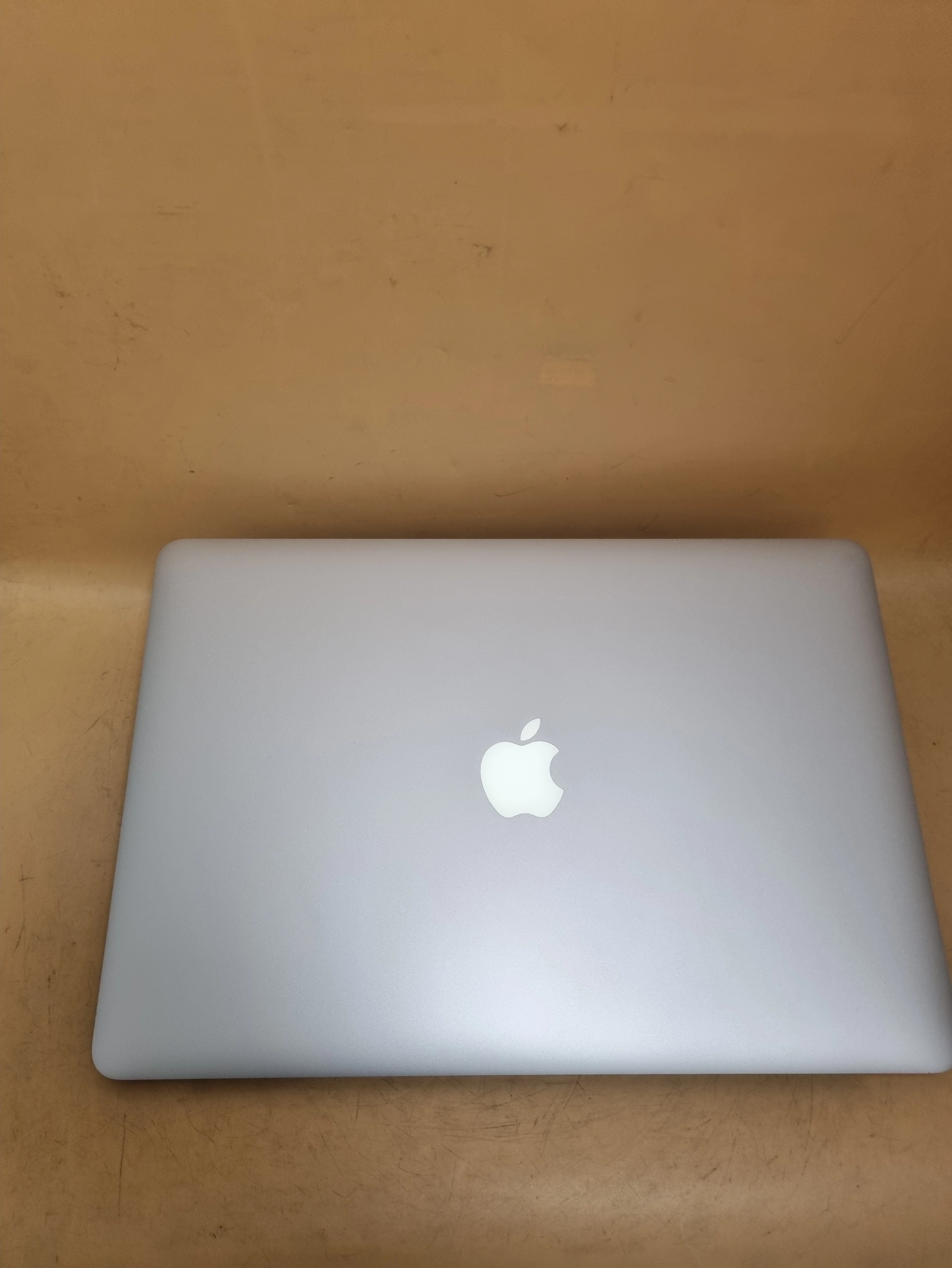 laptop-apple-macbook-pro-a1398-8256gb-pojemnosc-dysku-256
