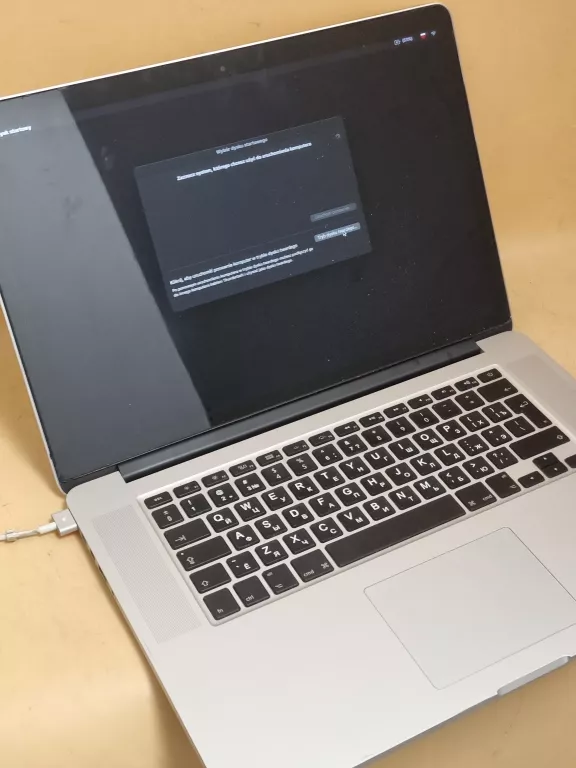 laptop-apple-macbook-pro-a1398-8256gb-przekatna-ekranu-1540