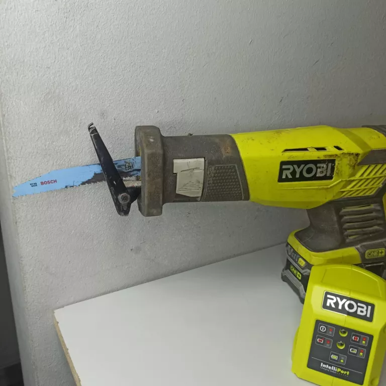 ryobi-akumulatorowa-pilarka-pila-szablasta-18v-rrs1801m-seria-r18rs-0