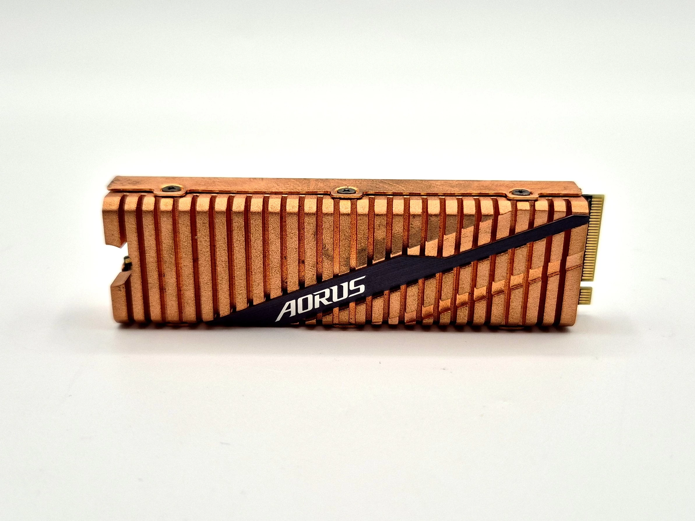 dysk-gigabyte-aorus-ssd-2tb-m2-pcie-gen4-nvme-format-dysku-207318-231466