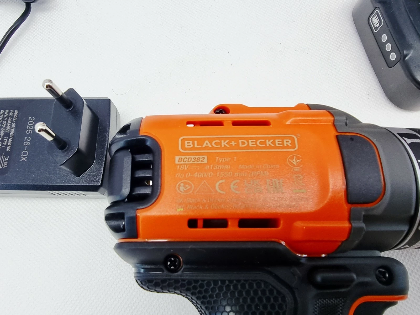 wiertarko-wkretarka-black-decker-bcd382d1xc-rodzaj-silnika-204657-381877