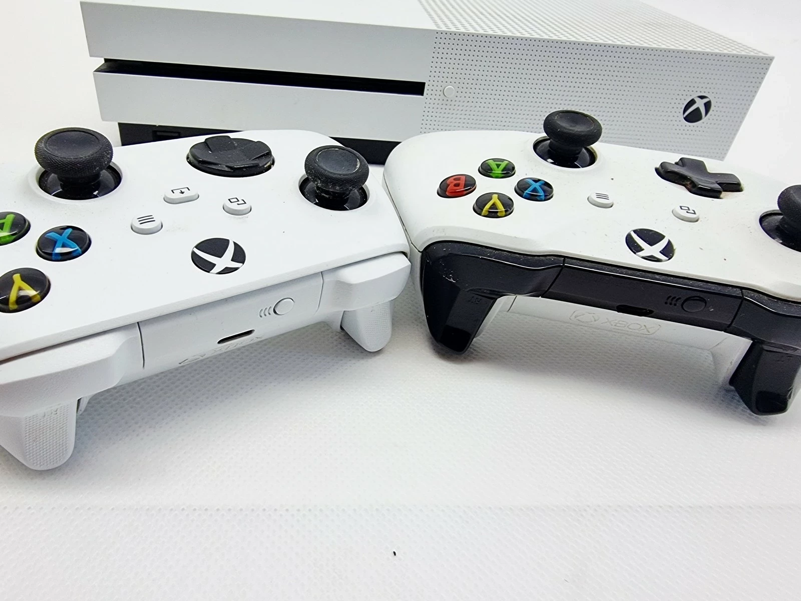 konsola-xbox-one-s-1tb-dwa-pady-wersja-konsoli-130591-2