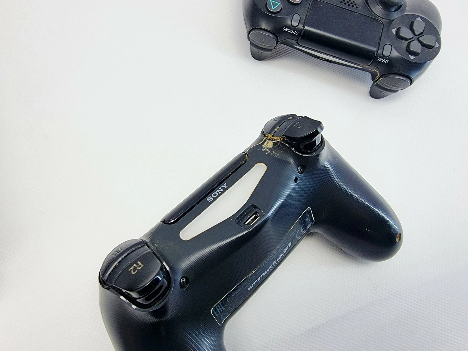 konsola-ps4-500gb-dwa-pady-liczba-kontrolerow-w-zestawie-205994-225550