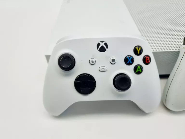 konsola-xbox-one-s-1tb-dwa-pady-ean-gtin-5900626836470