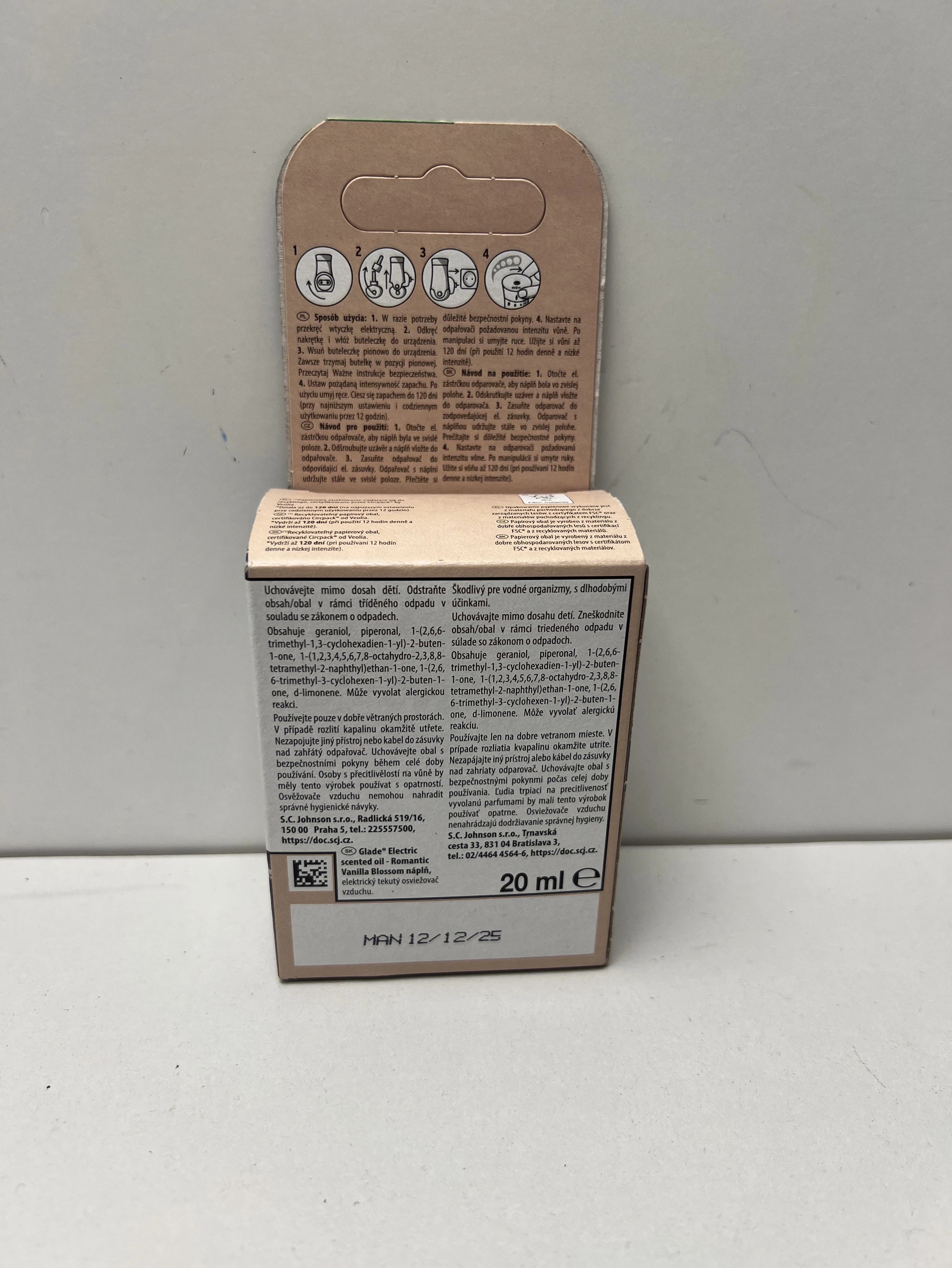 wklad-do-elektrycznego-odswiezacza-powietrza-glade-romantic-vanilla-20ml-ean-gtin-5000204117134