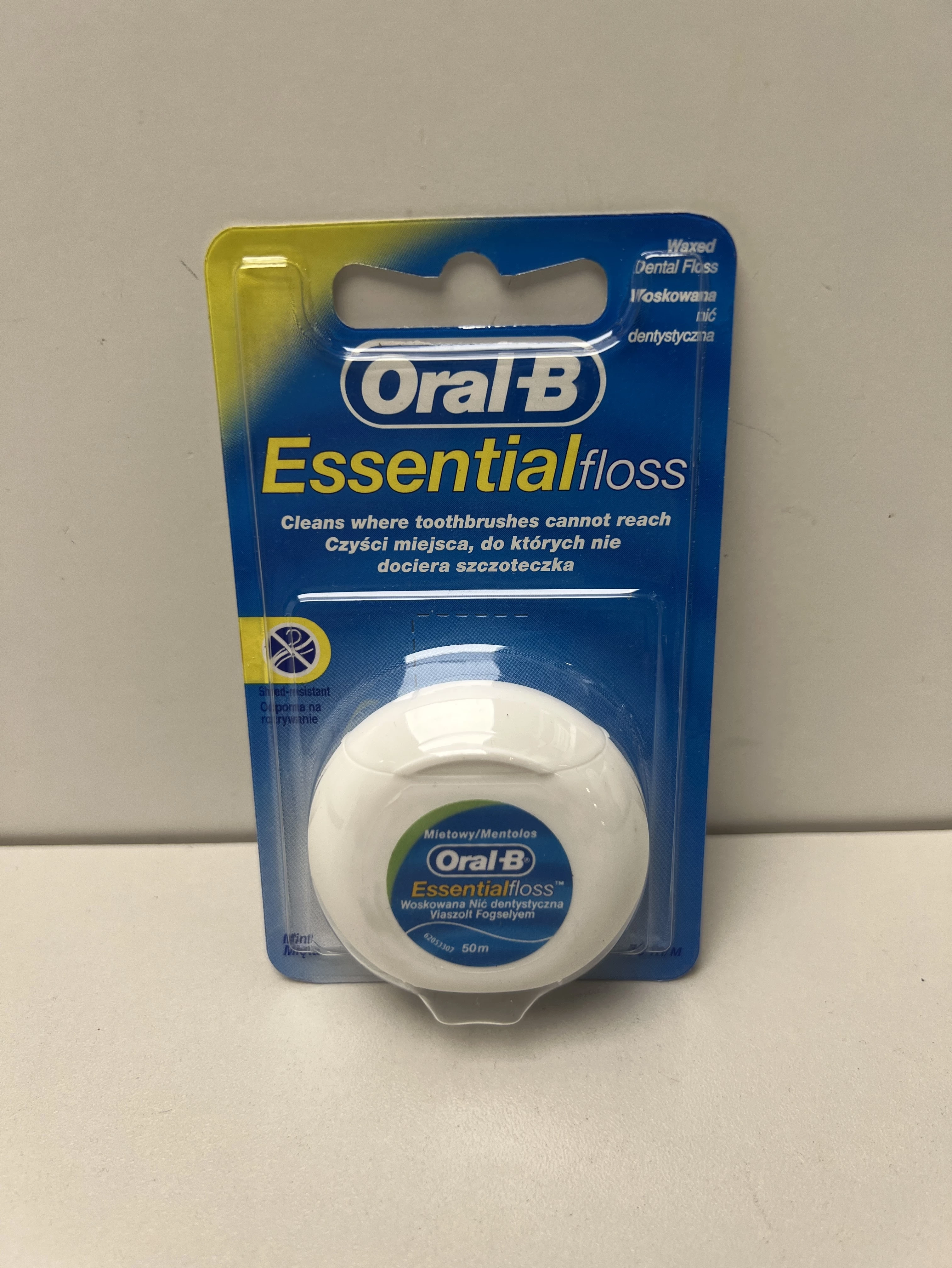 oral-b-essential-floss-woskowana-nic-dentystyczna-50-m-mietowa-wroclawska-80-legnica