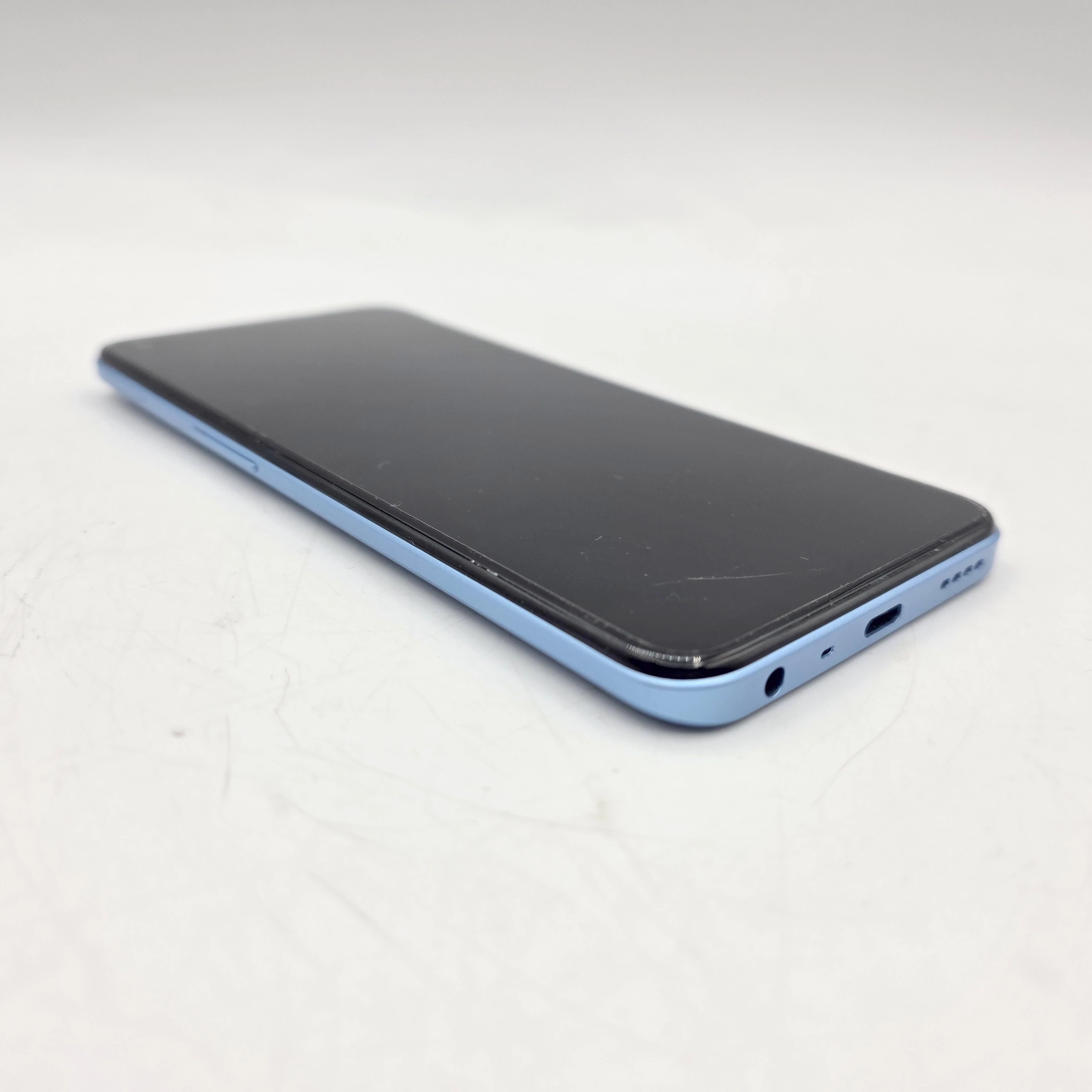 telefon-realme-8-5g-464gb-przekatna-ekranu-640