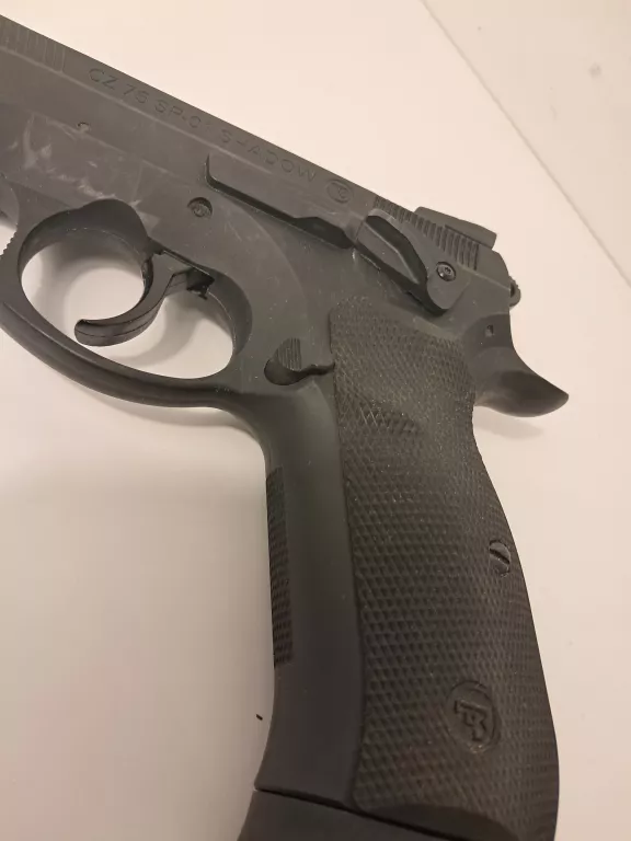 wiatrowka-asg-cz-75-sp-01-shadow-replika-pistoletu-bojowego-co2-kod-producenta-cz-75-sp-01-shadow