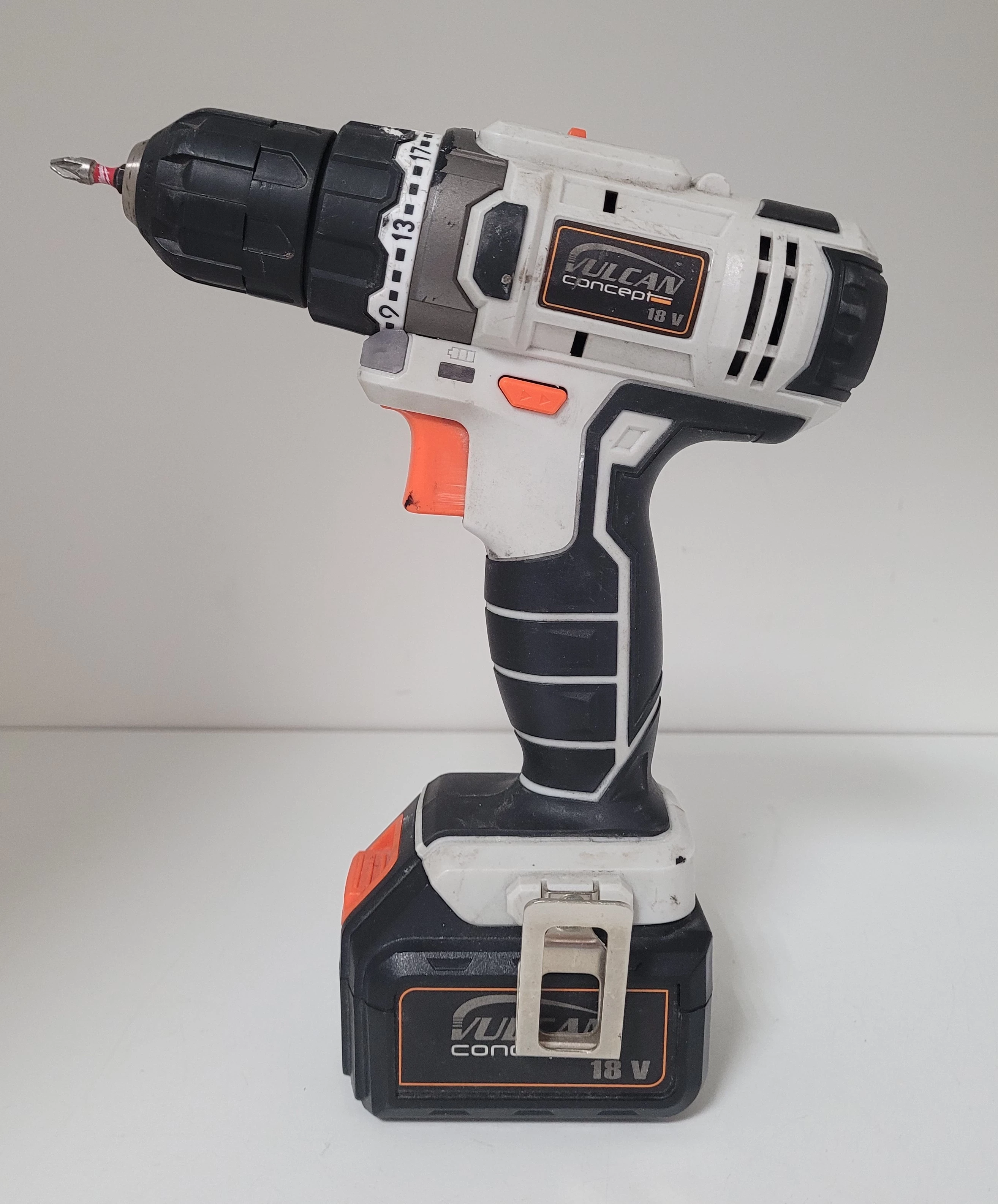 wkretarka-vulcan-vzv18c2-2-x-bateria-ladowarka-napiecie-v-128551-307721