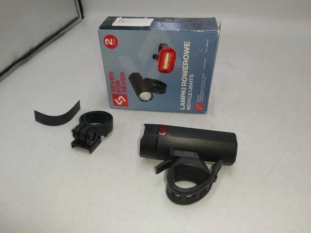 lampka-rowerowa-seven-for-seven-pudelko-slowackiego-17-katowice