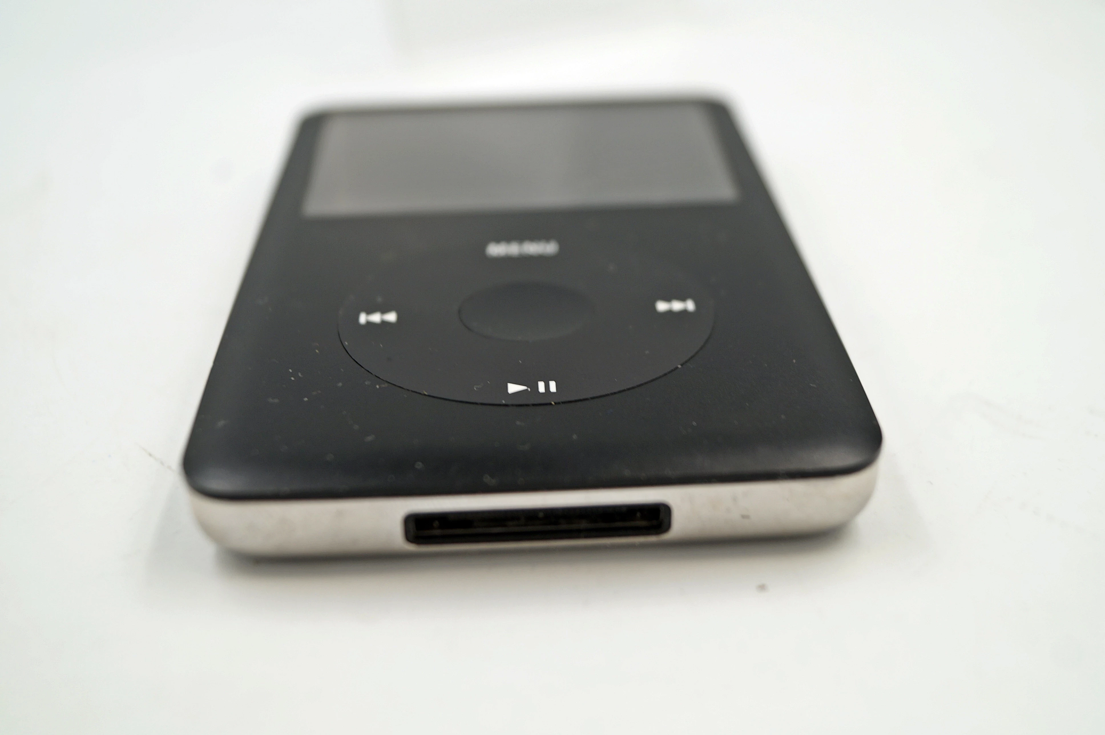 ipod-classic-80gb-ladowarka-zasilanie-209202-1769478