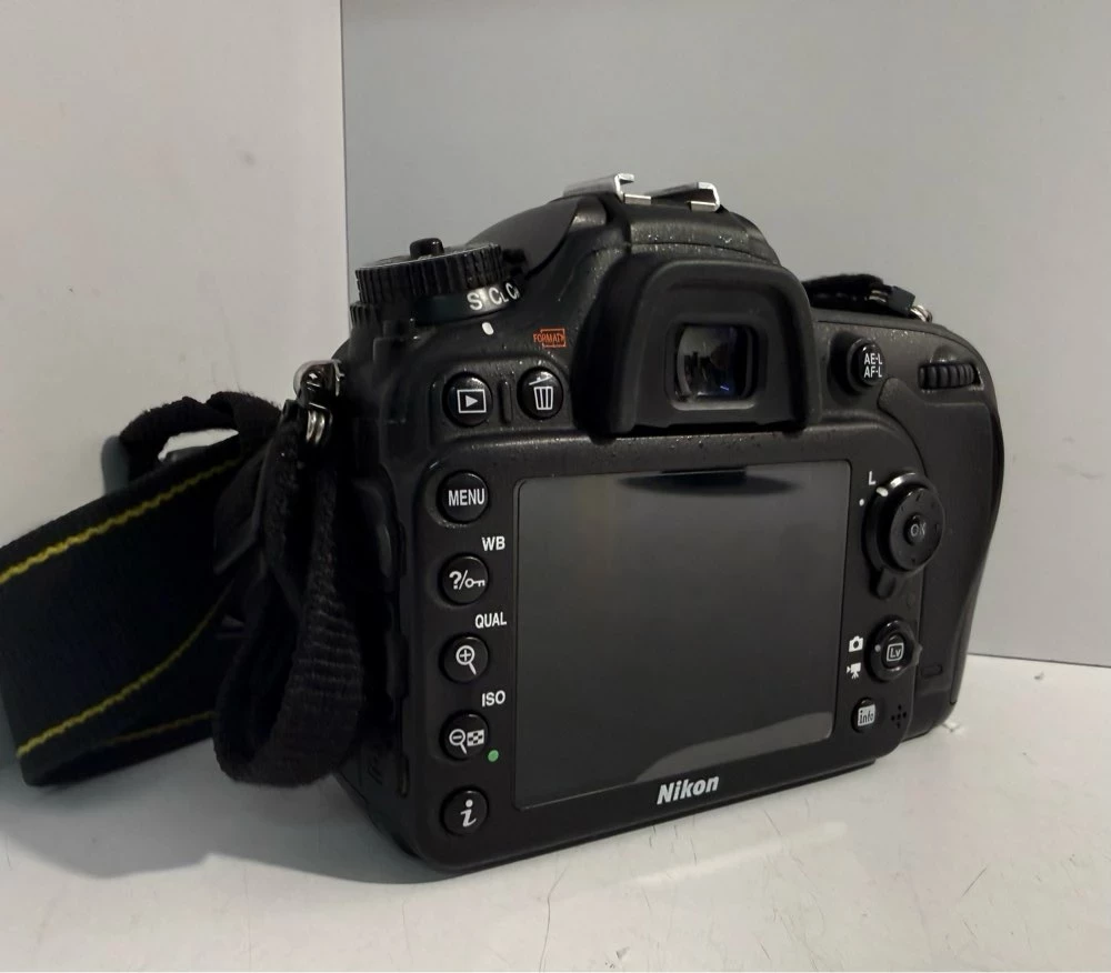 lustrzanka-nikon-d7100-korpus-obiektyw-torba-w-zestawie-814-2