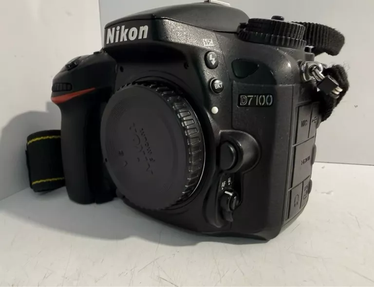 lustrzanka-nikon-d7100-korpus-obiektyw-torba-rozmiar-matrycy-206882-228774