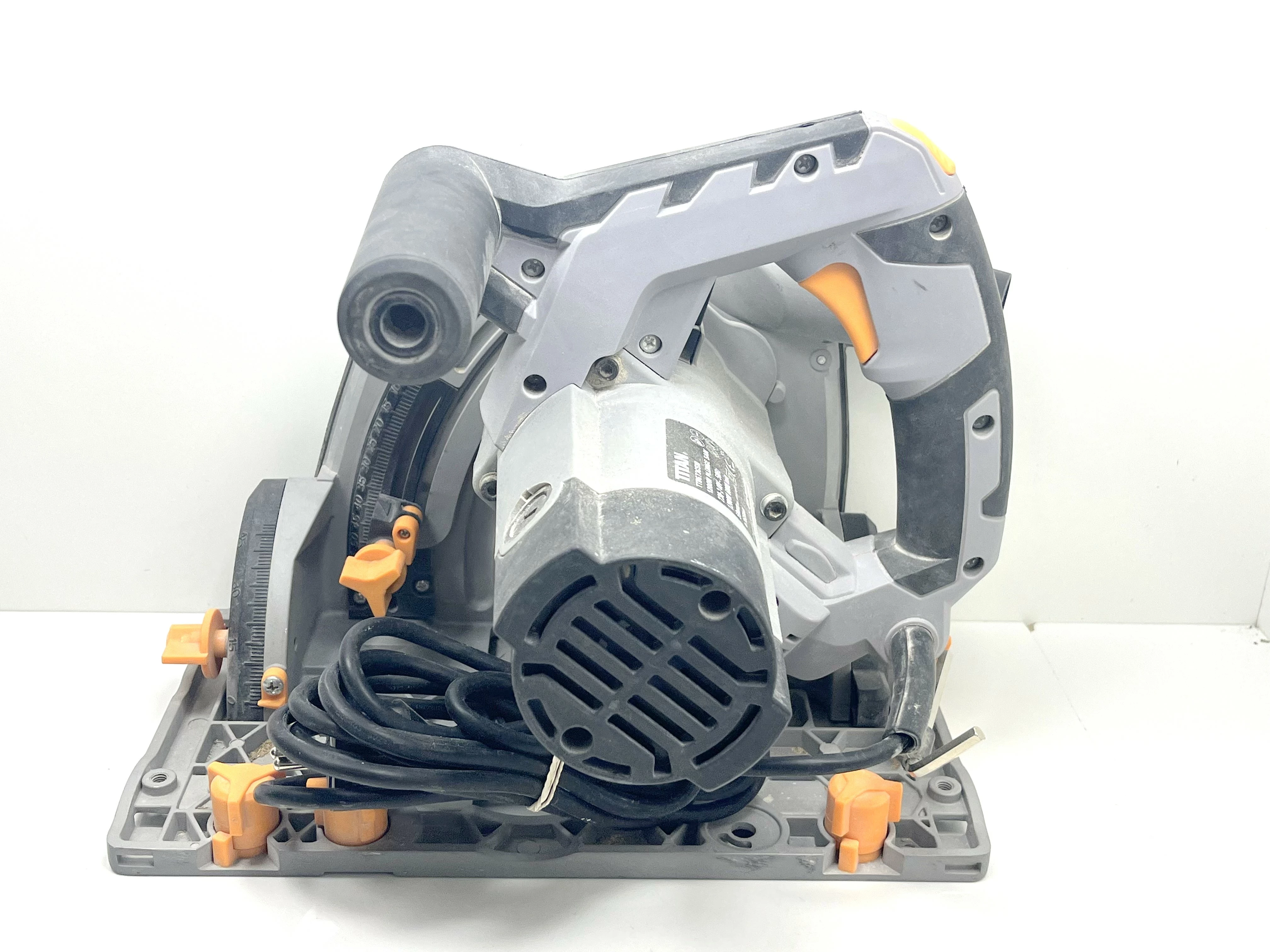 pilarka-titan-ttb673csw-akcesoria-bn-srednica-otworu-pily-1600