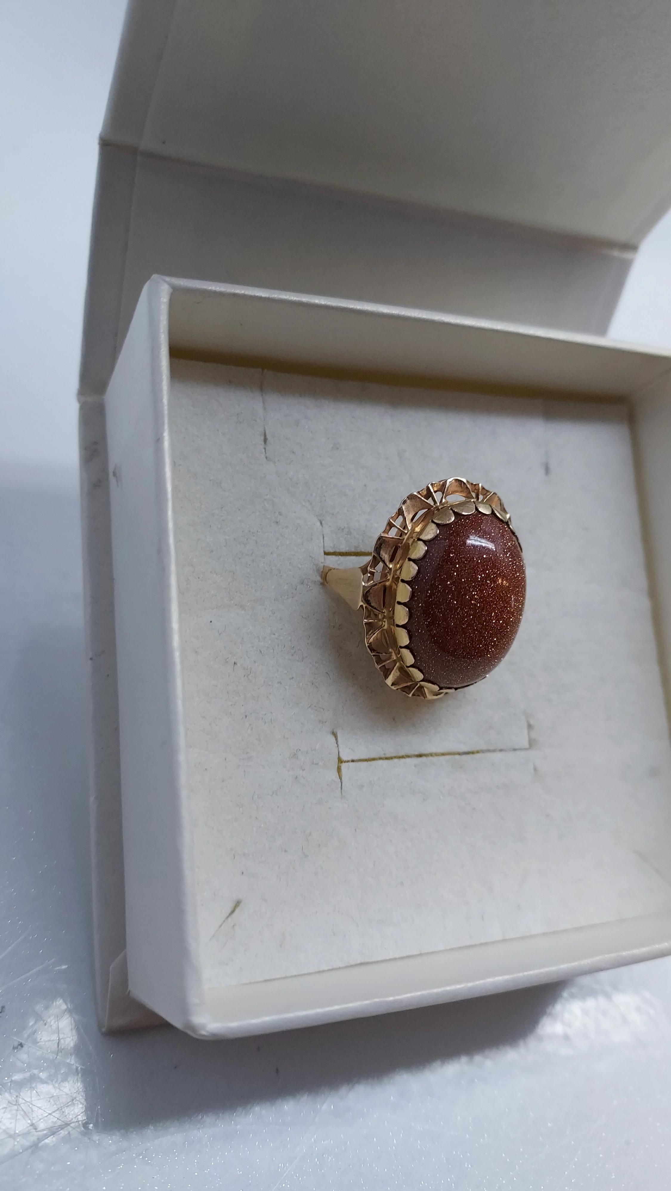 piekny-uzywany-piersconek-z-piaskiem-pustyni-704585-kamien-17088-1915974