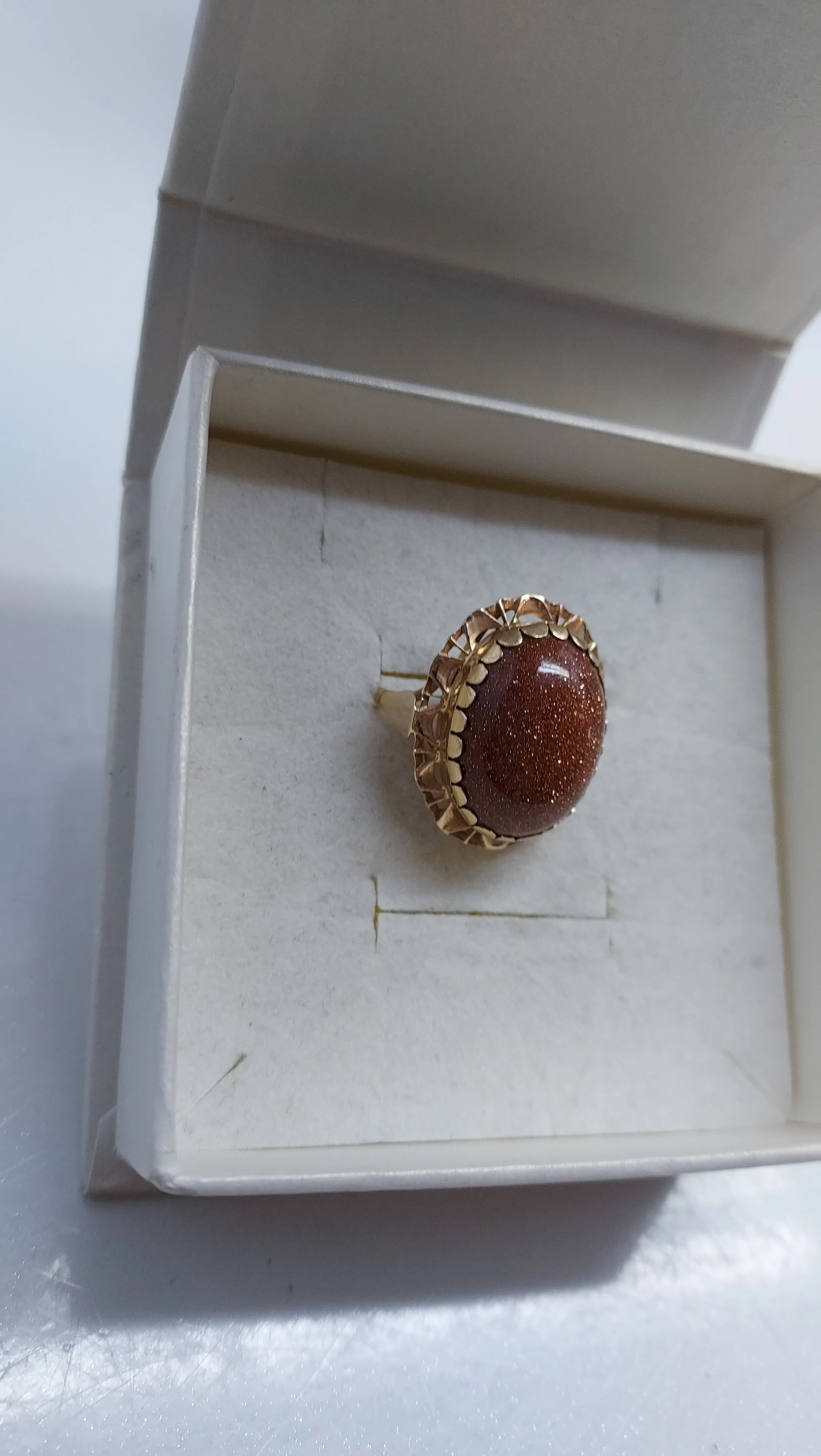 piekny-uzywany-piersconek-z-piaskiem-pustyni-704585-rozmiarsrednica-wew-mm-372-21