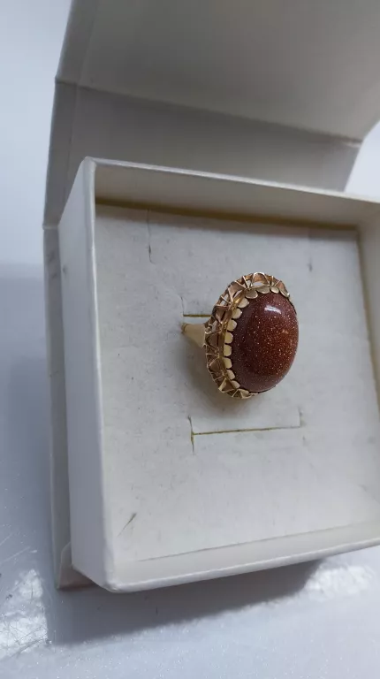 piekny-uzywany-piersconek-z-piaskiem-pustyni-704585-kamien-17088-1915974