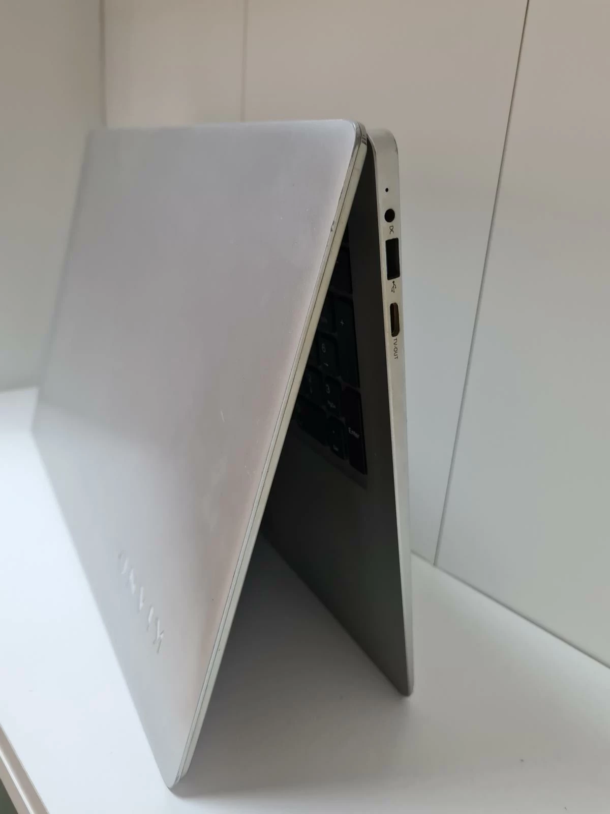 kiano-slimnote-156-intel-atom-x5-z8350-144ghz-4gb-32gb-emmc-64gb-ssd-przekatna-ekranu-156