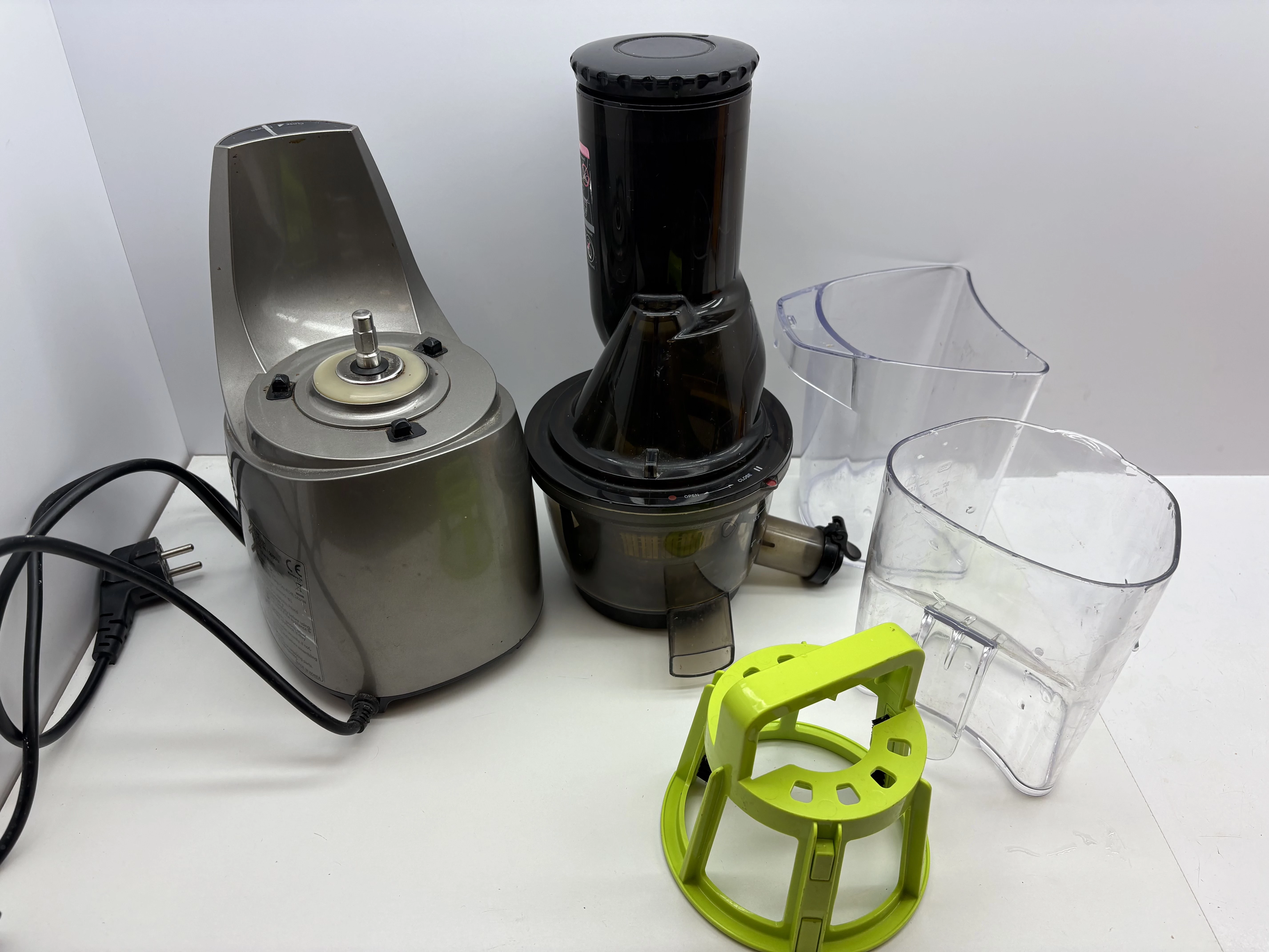 wyciskarka-do-soku-wolnoobrotowa-kuvings-ns-621ces-kolegialna-33-plock