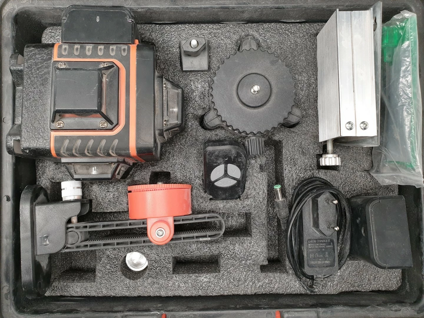 poziomica-laserowa-heckermann-4dl-zestaw-walizka-model-heckermann