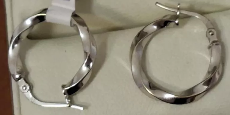 wyjatkowe-kolczyki-z-bialego-zlota-p375-stan-11323-2