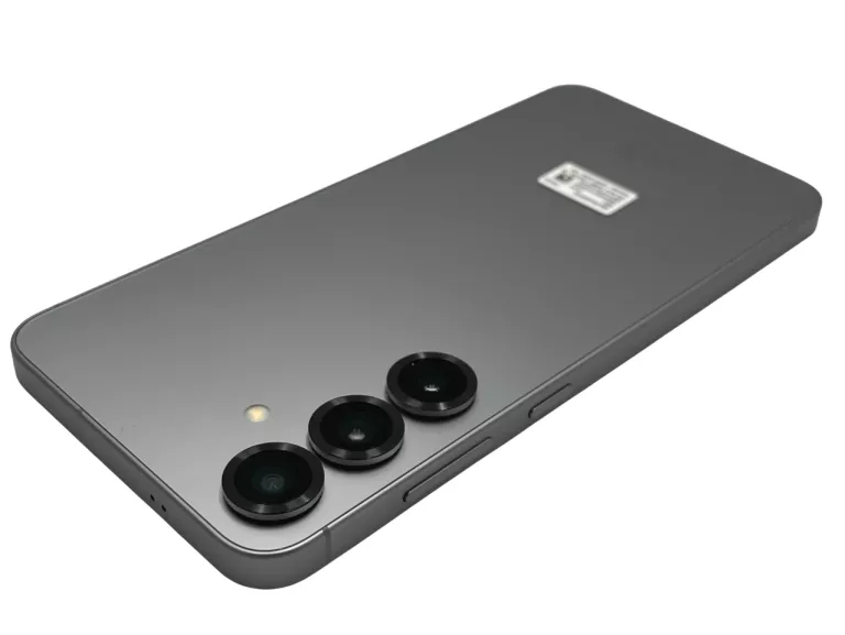 telefon-samsung-galaxy-s25-5g-12256gb-67-120hz-4900mah-opis-przekatna-ekranu-670