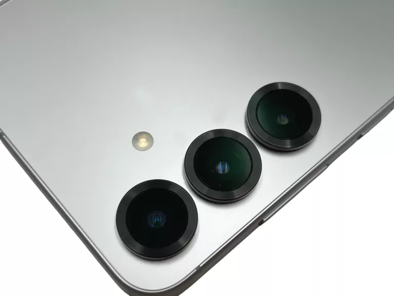 telefon-samsung-galaxy-s25-5g-12256gb-67-120hz-4900mah-opis-wbudowana-pamiec-202869-214185