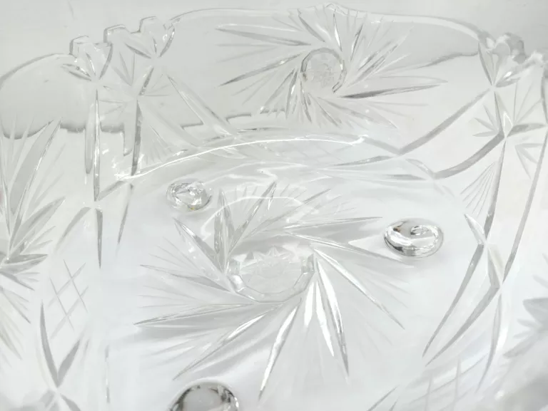 piekna-duza-misa-krysztalowa-na-nozkach-kolor-11484-1