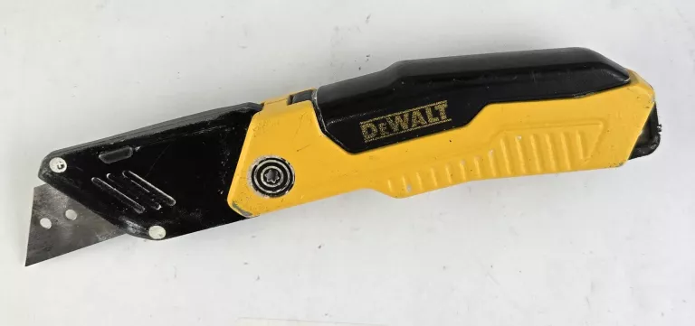 noz-skladany-trapezowy-dewalt-wyzwolenia-30-32-szczecin-rs