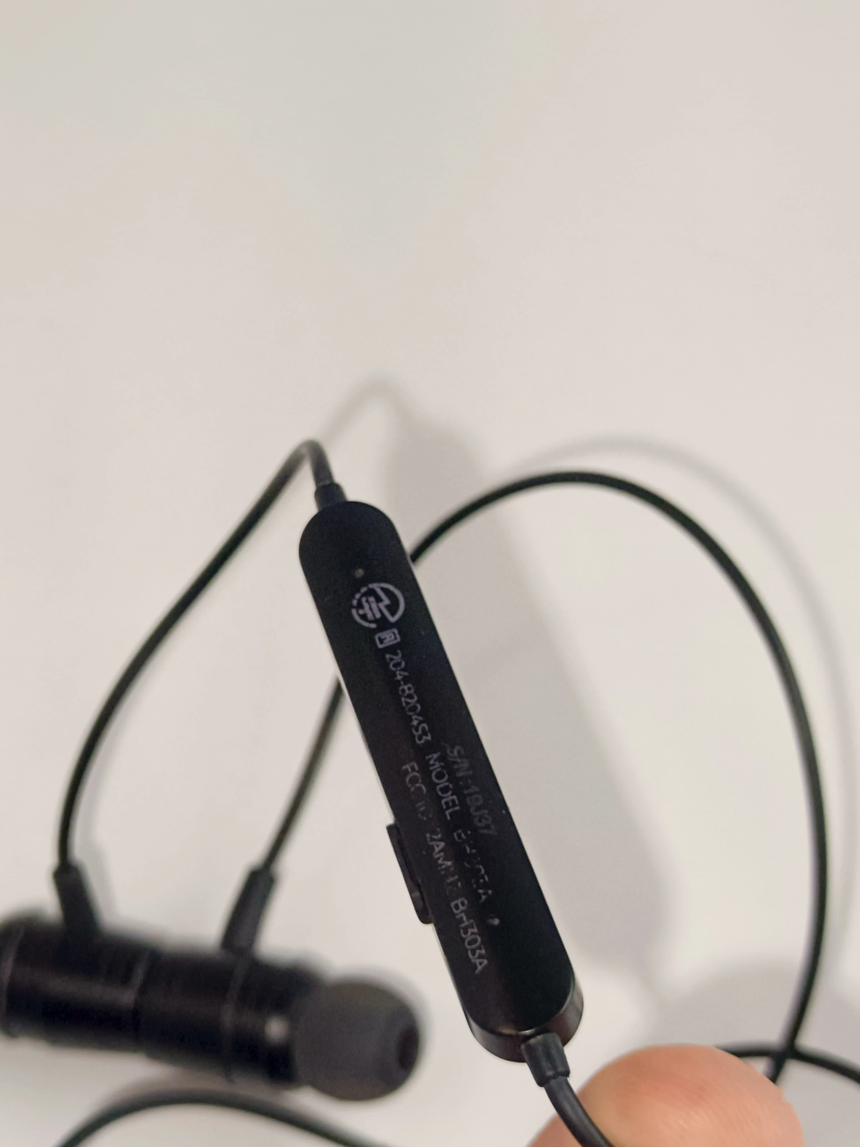 slychawki-mpow-19j37-bh303a-stan-11323-2