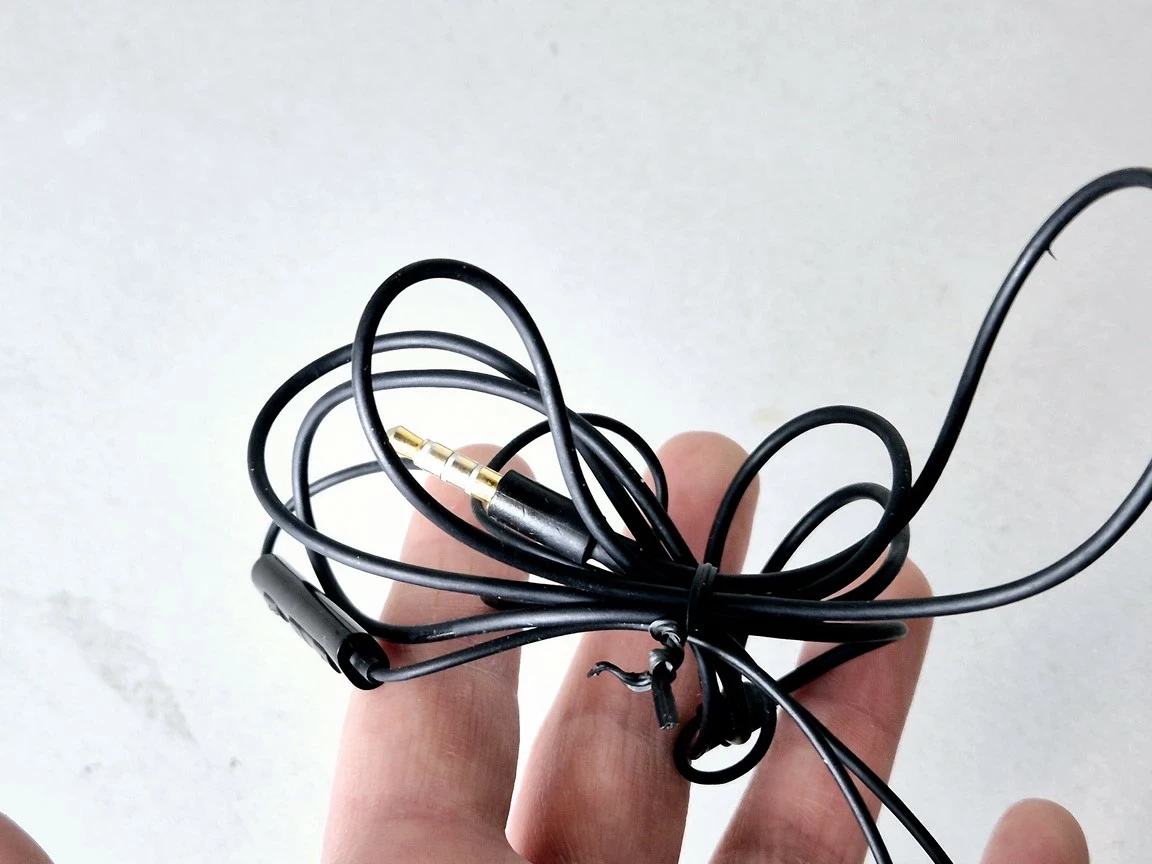 sluchawki-samsung-na-kablu-douszne-rodzaj-sluchawek-203681-217753