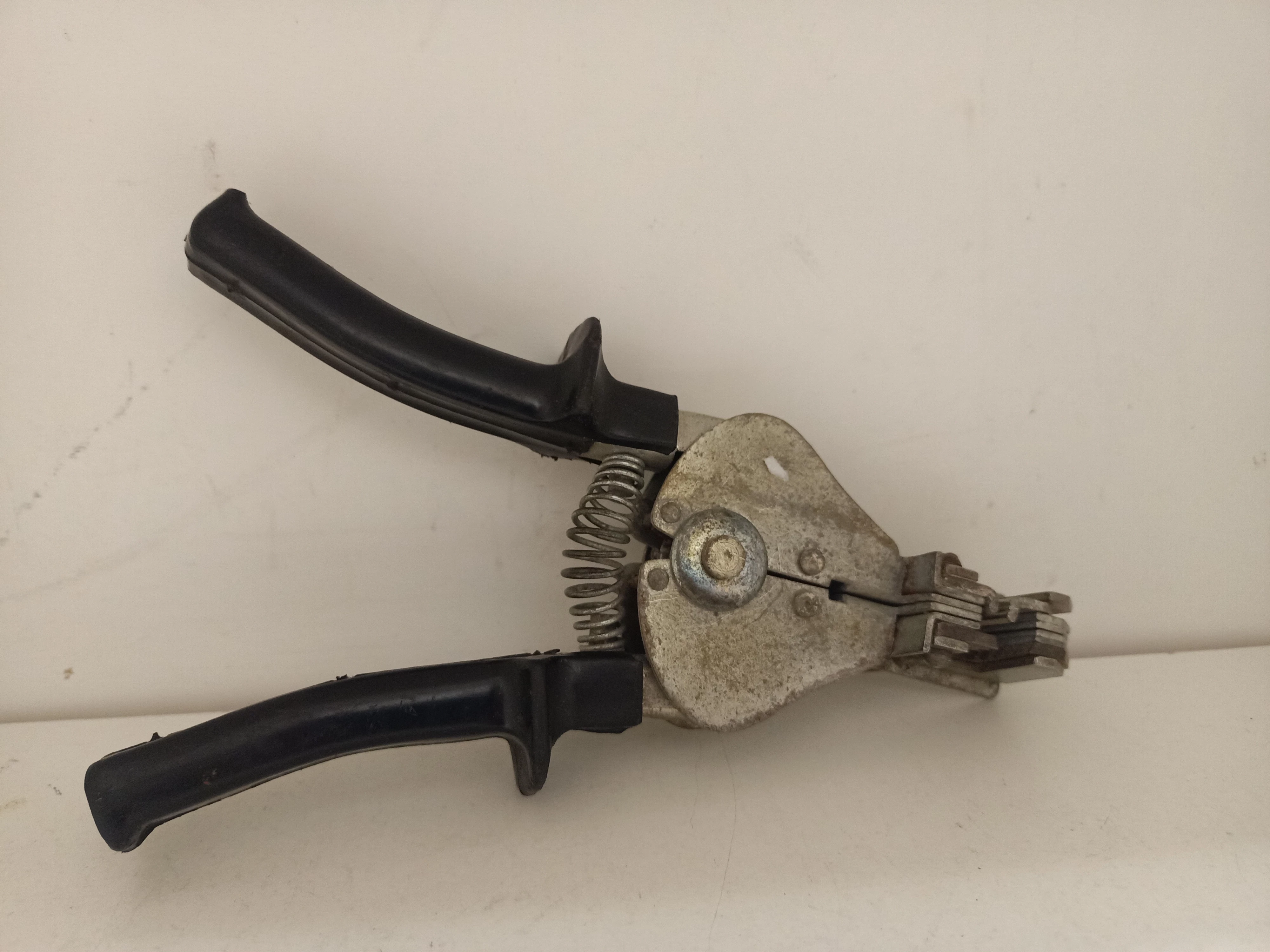 sciagacz-izolacyjny-senatorska-38-legnica