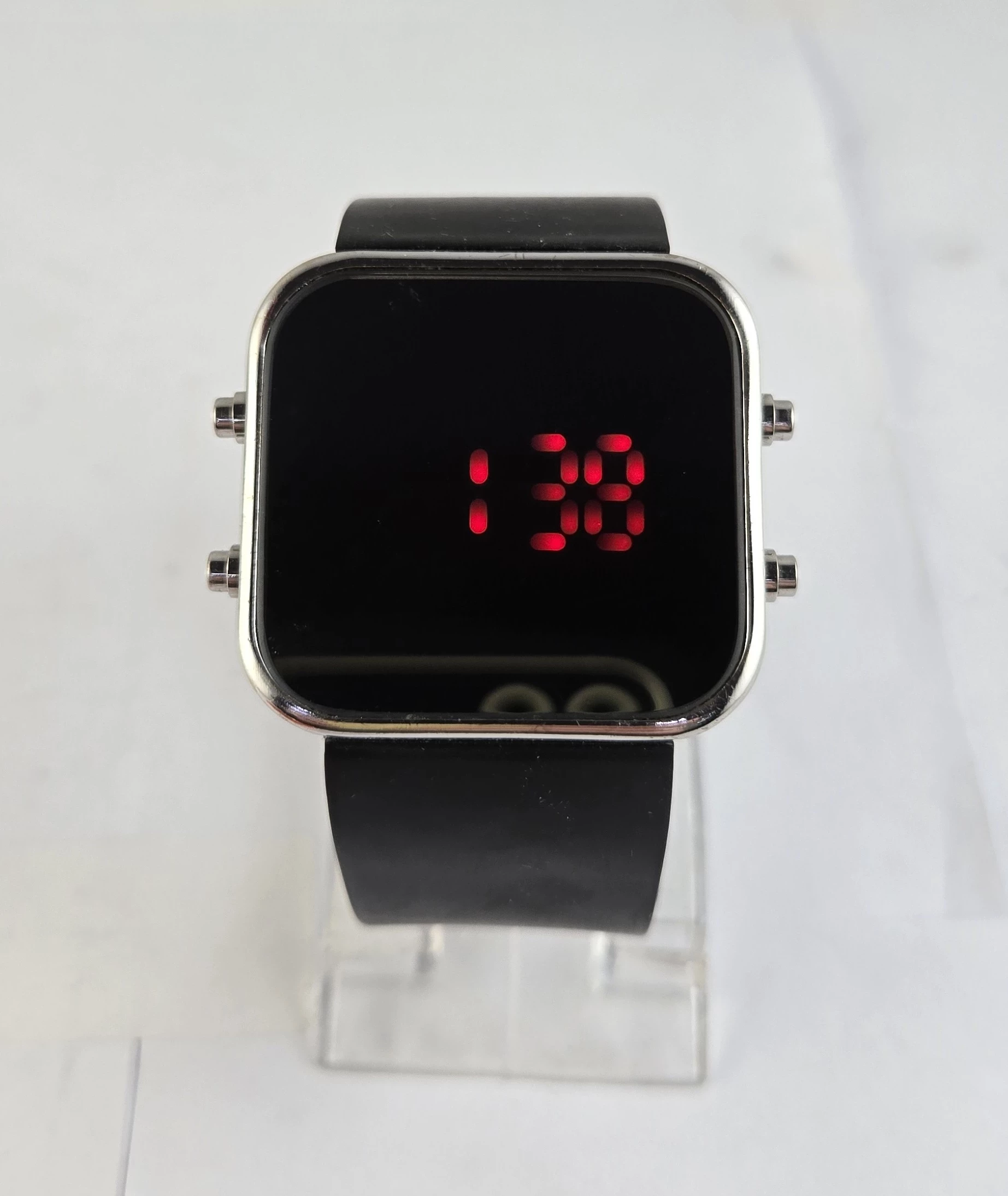 zegarek-avon-elektorniczny-wyzwolenia-30-32-szczecin-rs