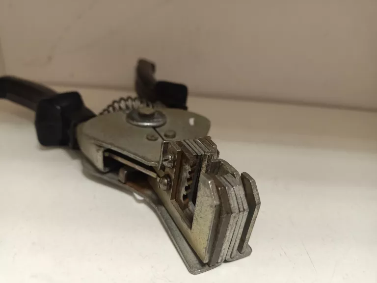 sciagacz-izolacyjny-ean-gtin-8716106160266