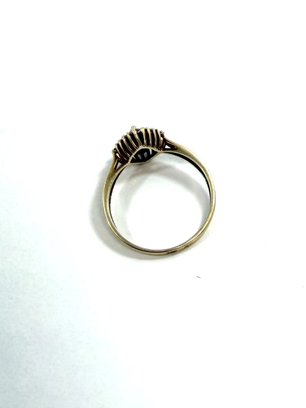 wyrob-jubilerski-uzywany-pierscionek-material-15835-524288