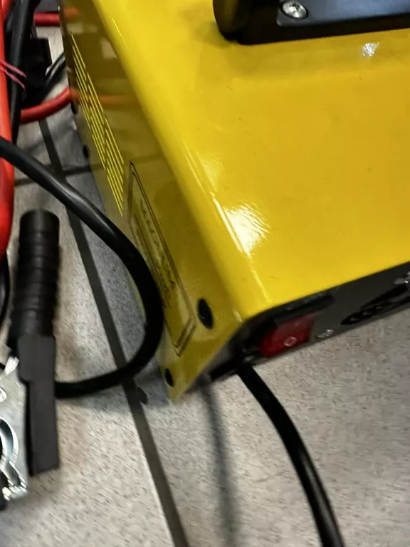 prostownik-inwertorowy-z-rozruchem-magnum-agri-50-starter-v2-kod-producenta-u-l-agri50-v2