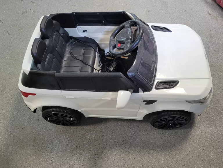 auto-na-akumulator-dla-dzieci-cabrio-pojazd-samochod-elektryczny-zabawka-stan-11323-2