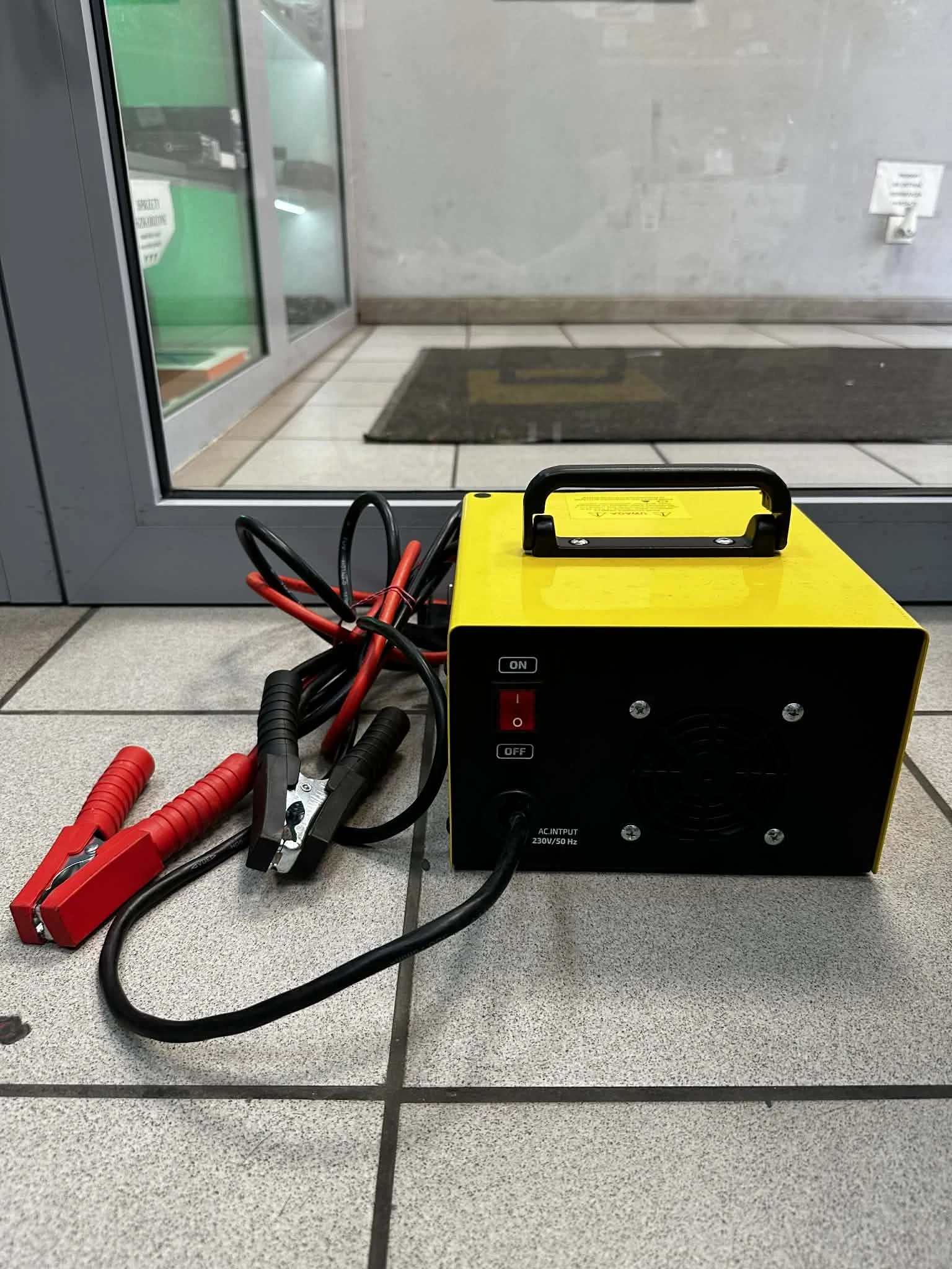 prostownik-inwertorowy-z-rozruchem-magnum-agri-50-starter-v2-product-id-88329812-7f77-46a7-ba81-1d672f04f0fc