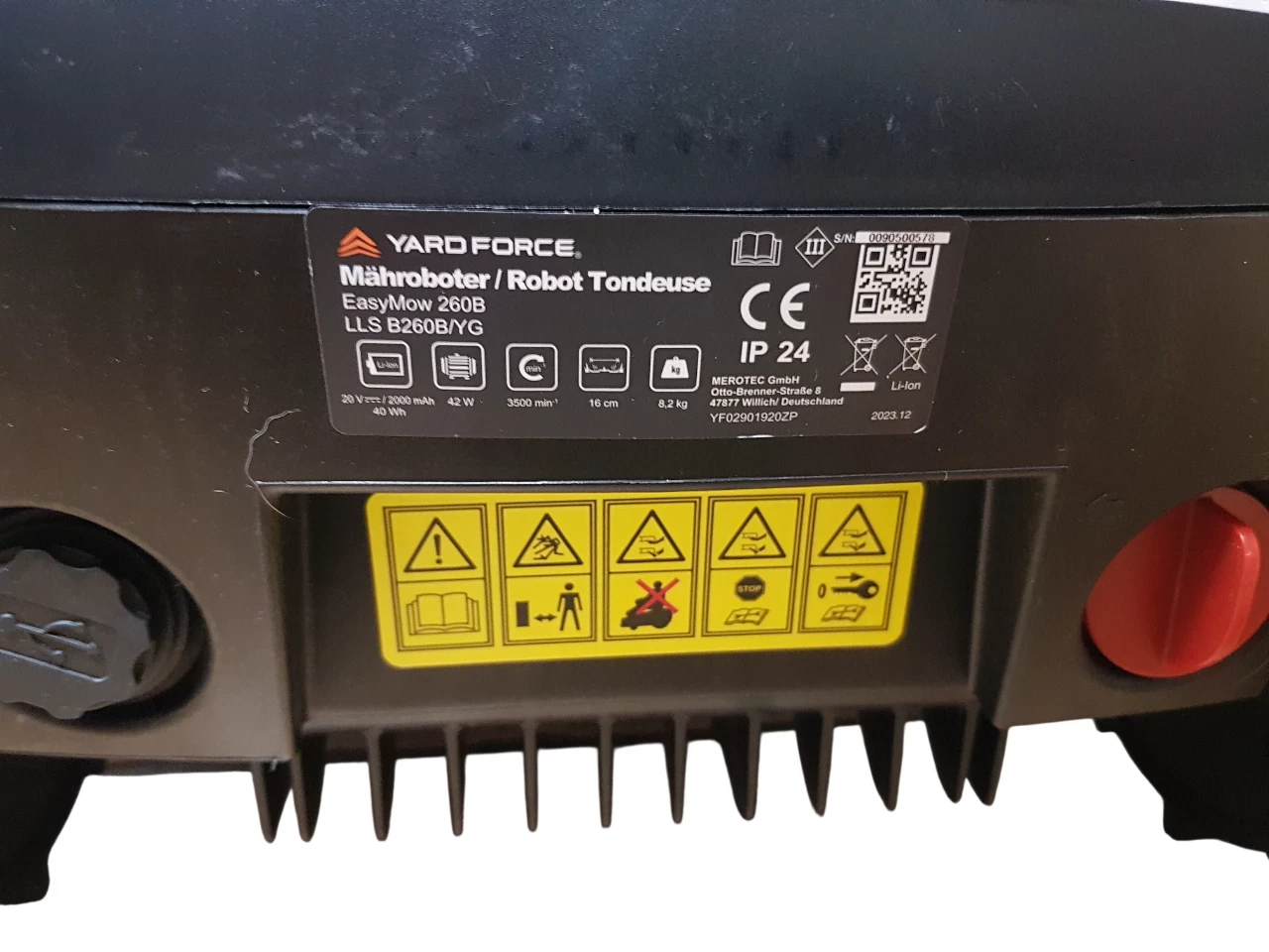 kosiarka-automatyczna-easymow-260b-robot-koszacy-yard-force-wydajnosc-koszenia-26000