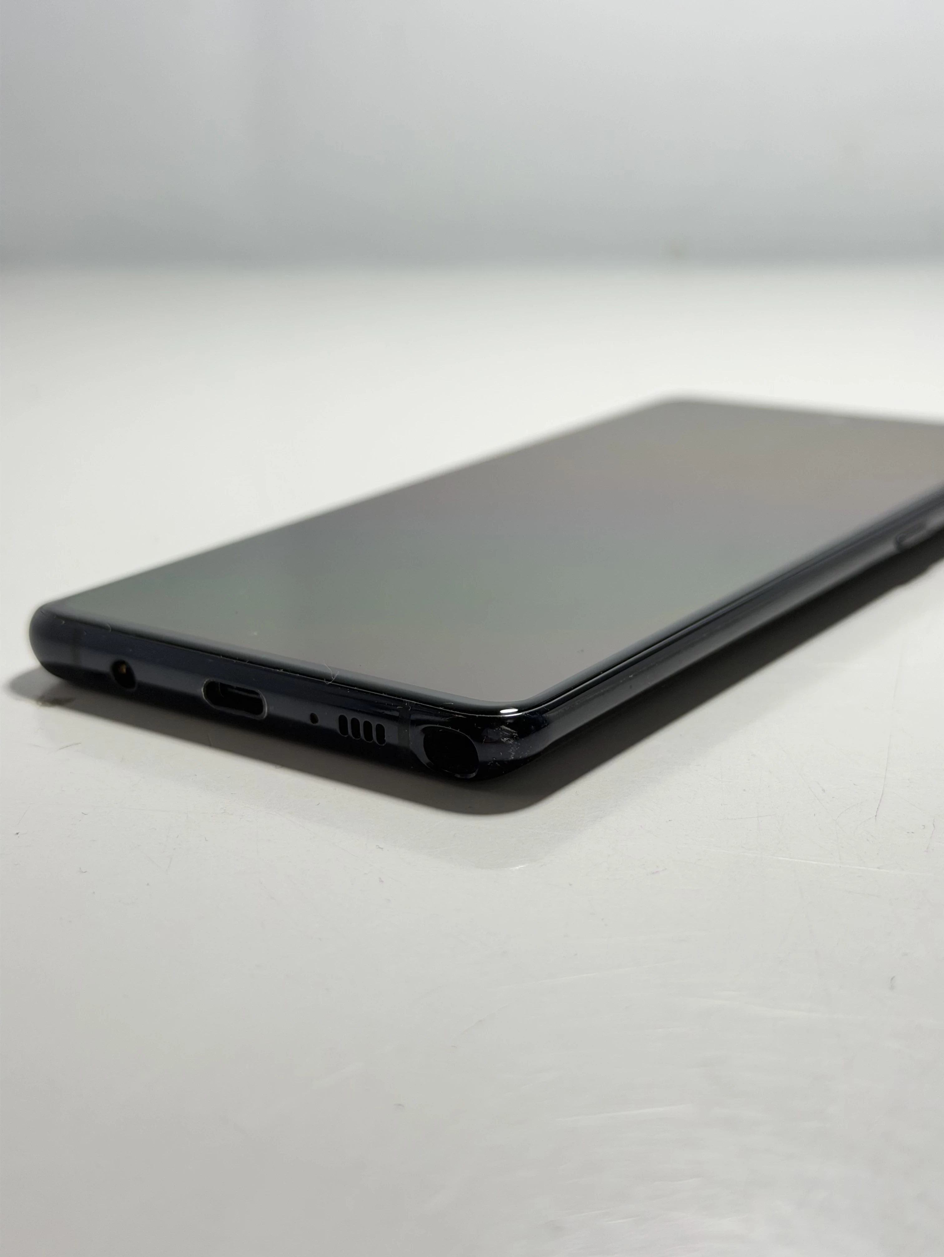 telefon-samsung-galaxy-note-10-lite-6gb128gb-przekatna-ekranu-67