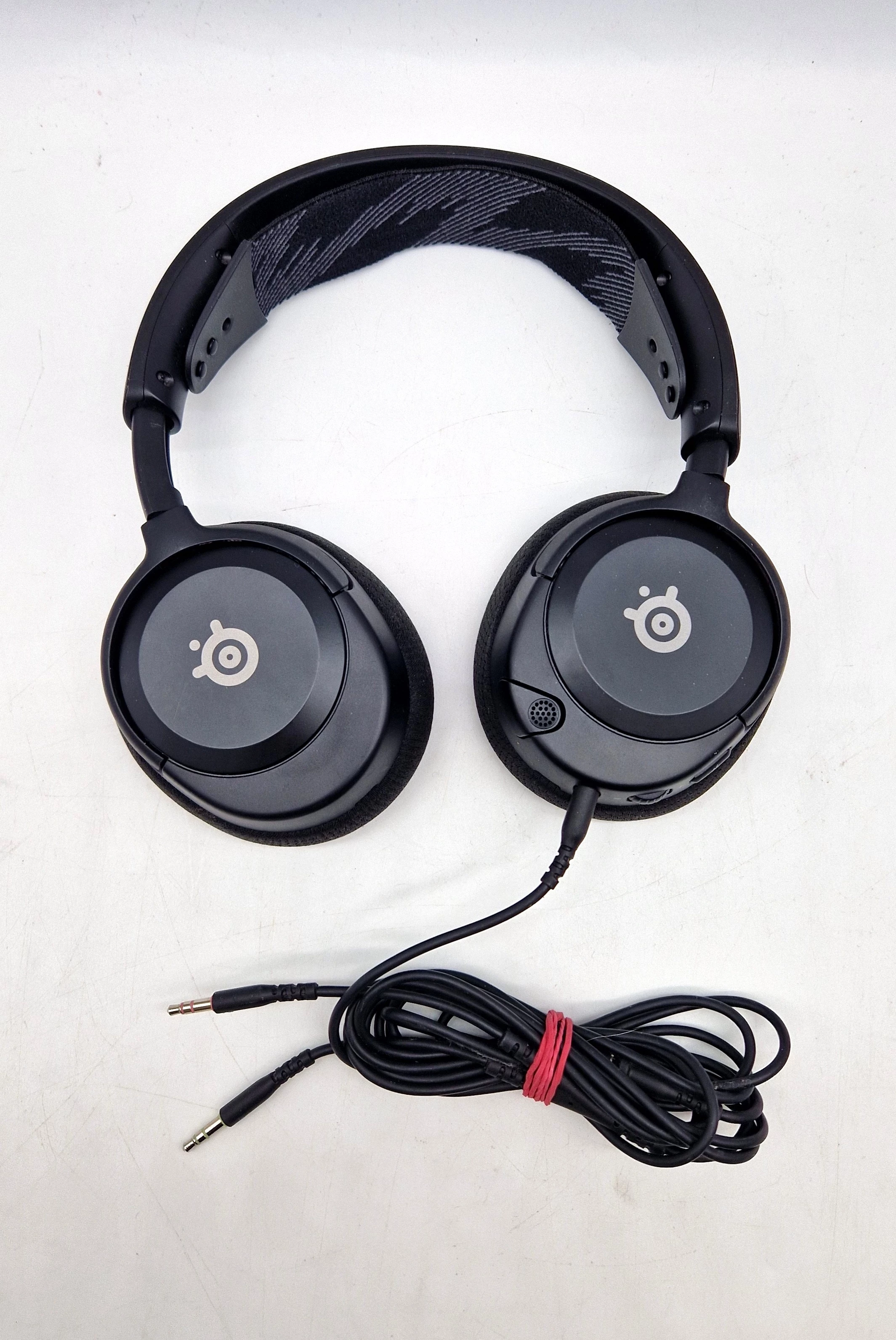 sluchawki-steelseries-arctis-nova-1-bankowa-16e-police