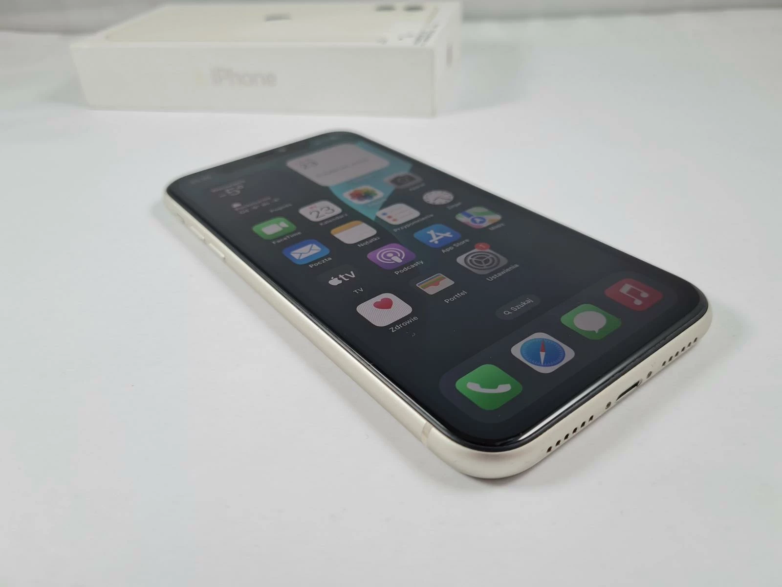 apple-iphone-11-64gb-bat-83-pudelko-ladny-ean-gtin-194252097564