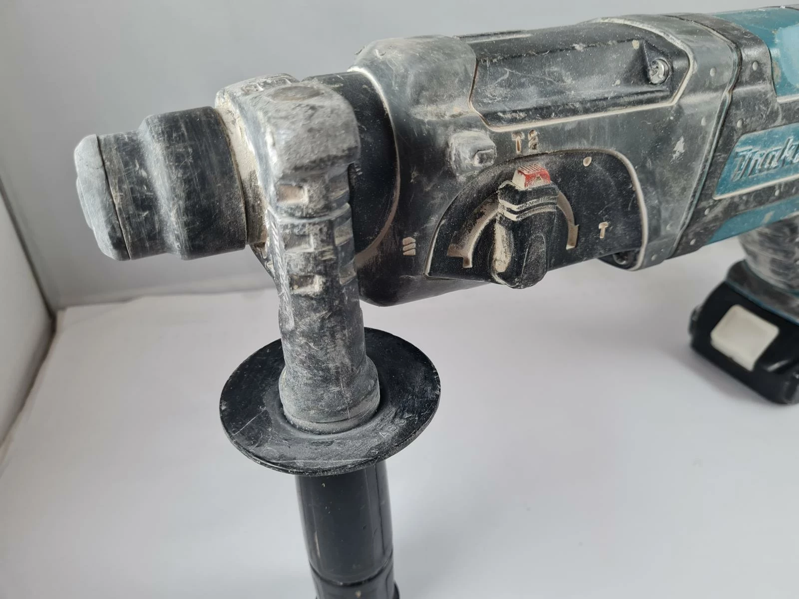 mlotowiertarka-makita-dhr241-aku-ean-gtin-0088381661768